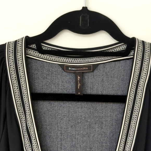BCBG Max Azria Blouse; Size M; Black and ecru - Picture 2 of 3